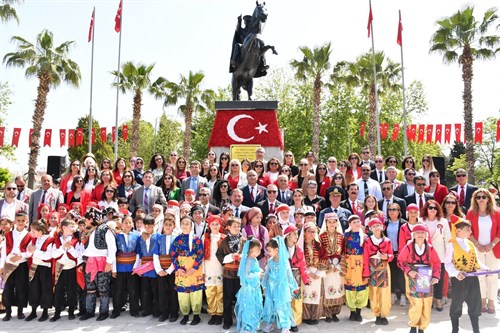 23 Nisan Ulusal Egemenlik ve Çocuk Bayramı, Coşkulu Bir Törenle Kutlandı. 